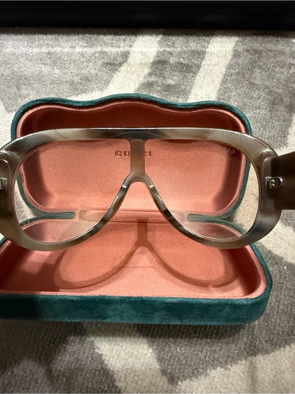 Gucci GG2164S oversized aviator sunglasses with velvet hard case